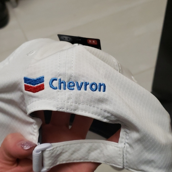 Golf under armour white hat NWT - Picture 6 of 6